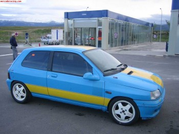 Clio 16v itv de rallyes 3.600 euros