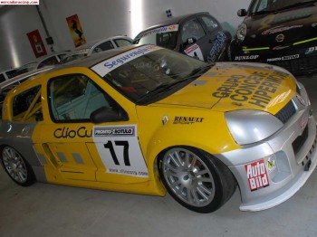 Renault clio trophy v6