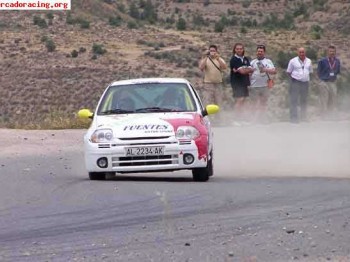 Renault clio sport (buen estado y muy buen precio)