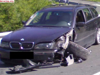 Bmw 330d touring accidentado