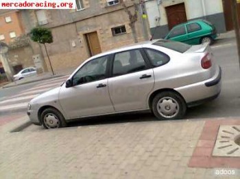 Vendo , o cambio por siniestro . cordoba 1.9 tdi 110cv 