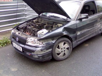 Siniestro reparable de astra gsi 8v 