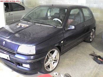 Se vende clio 1.8 16v ,, ruido en el cambio 