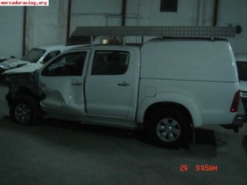 Toyota hilux con golpe www.jbjautos.com mas fotos