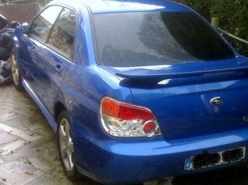 Vendo subaru impreza 2.0 gr wrx del 2007,con golpe.