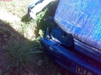 Vendo 106 1.1 xr con golpe frontal 300 euros