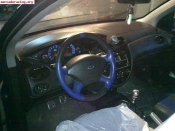 Vendo focus rs con golpe.