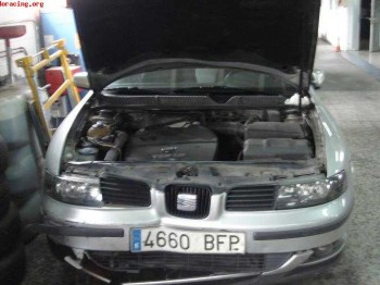 Seat leon con golpe 1500 euros!!!!!