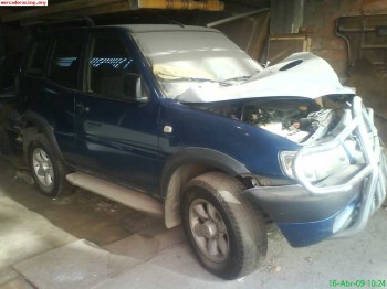 Vendo siniestro de nissan terrano ii del 2001