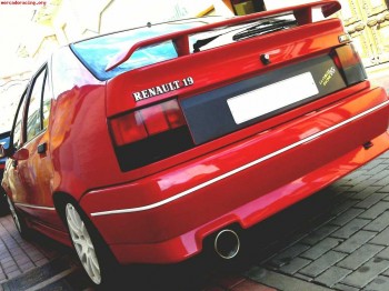 Se vende siniestro r19 16v fase 1- muchas piezas