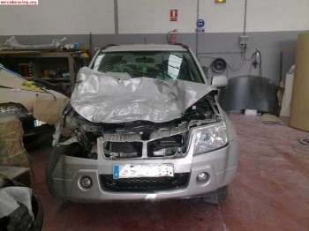 Suzuki gran vitara con golpe