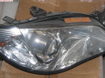 Faros xenon derecho con bombillas subaru impreza