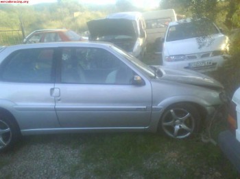 Saxo con golpe 500€