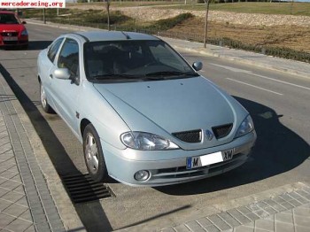 Vendo megan 1.9 dti con caja de cambios rota.