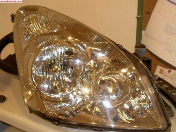 Faro toyota corola verso