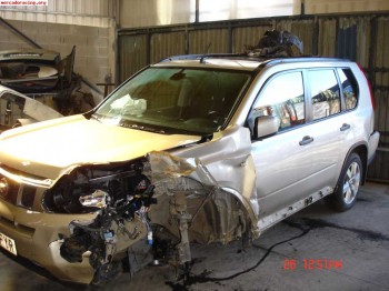 Nissan xtrail dci 150cv con golpe