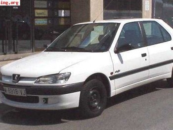 Busco piezas de peugeot 306.