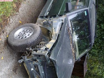 Jeep cherokee 2.5 gasolina con golpe
