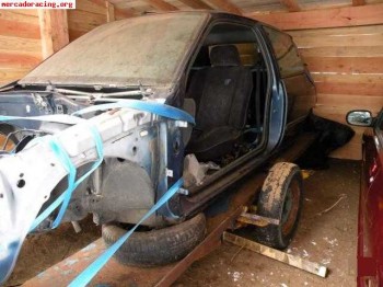 Se vende carroceria de clio 16v documentada