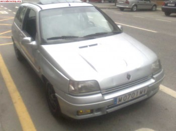 Vendo clio 16v 1000 euros 
