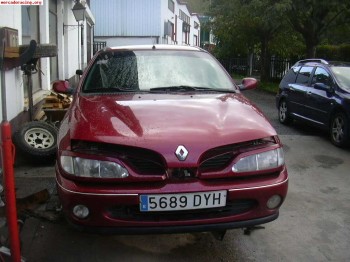 Megane 2.o 16v 1600 euros