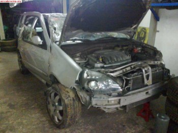 Se vende siniestro completo de clio sport 182cv