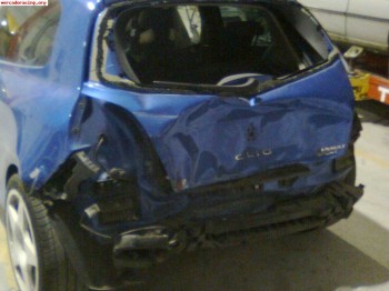 Vendo clio sport r27 con golpe