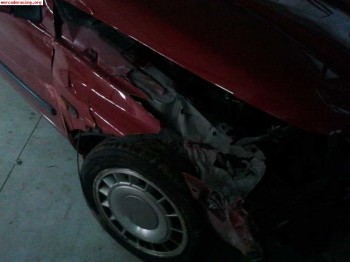 Se vende renault clio 16valvulas con golpe