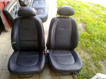 Asientos en polipiel de 406 80€