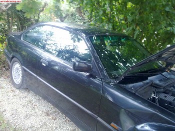 Se vende bmw 320i e36 coupe con golpe zona delantera derecha