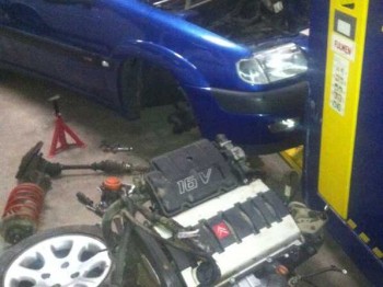 Vendo 2 saxo 16v siniestro despieze,carroceria,documentacion