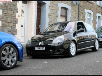 Se vende carroceria documentada de clio sport 182cv