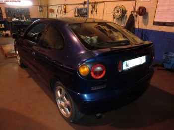 Megane coupe 2.0 16v 1300€