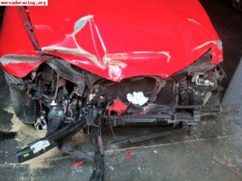 Seat ibiza 2007 1.9 diesel con golpe delantero  600 euros