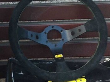 Volante omp piel vuelta a estrenar