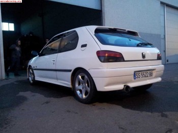 Se vende 306 gti 6velocidades  distribucion rota  950e