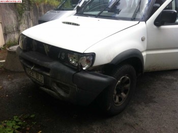 Se vende terrano 2 con golpe 800€