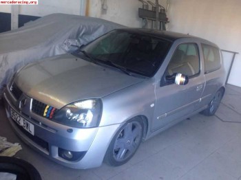 Se vende carroceria completa documentada de clio sport 172