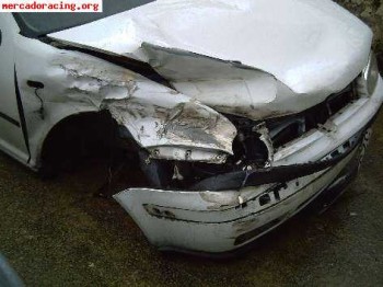 Se vende siniestro golf 4