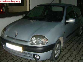 Vendo renault clio 1.6 16 v (110 cv) para piezas