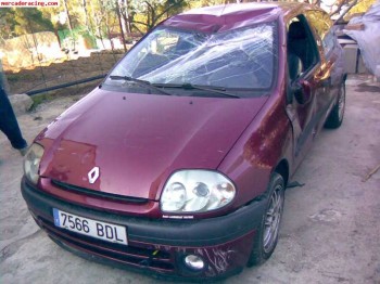 Vendo siniestro de clio2 fase1 1.6 16v