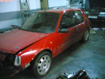 Se compra 205 gti