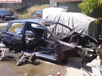 Vendo carroceria clio williams con papeles en regla