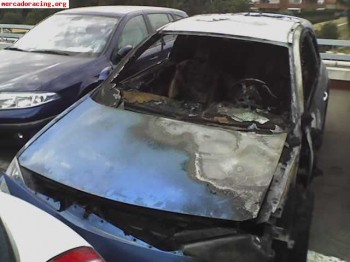 Renault megane f1 team quemado 1200 euros