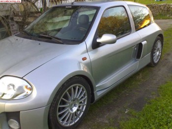 Se vende o se cambia clio v 6