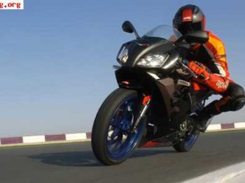 Se vende aprilia rs 125 solo 2154 km