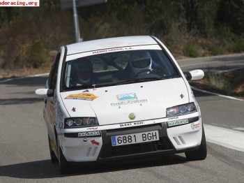 Se vende fiat punto hgt de la copa....economico!