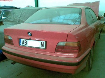Vendo o cambio bmw 318 i con golpe 800€
