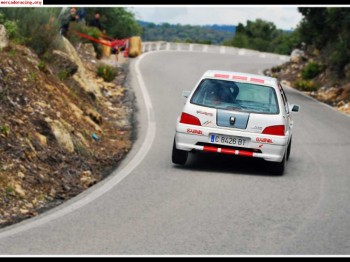 Trabajo a cambio de un coche de rally y montaña