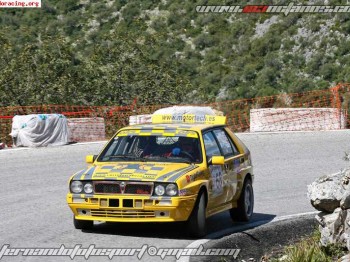 Trabajo a cambio de un coche de rally y montaña
